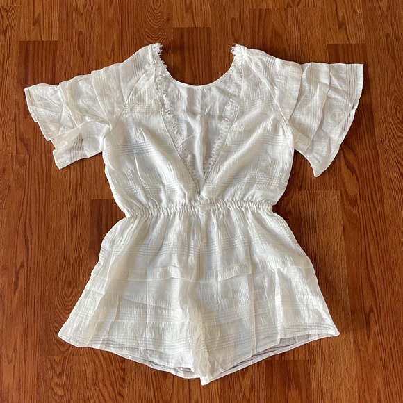 J.O.A. Semi-Sheer Woven Romper in White - Picture 3 of 7